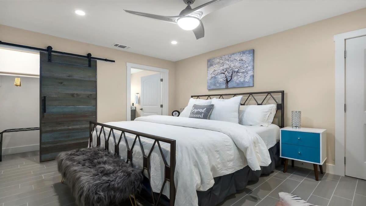Blumenhaus Sleeps 6 Full Kitchen Plus Hot Tub Fredericksburg Exterior foto